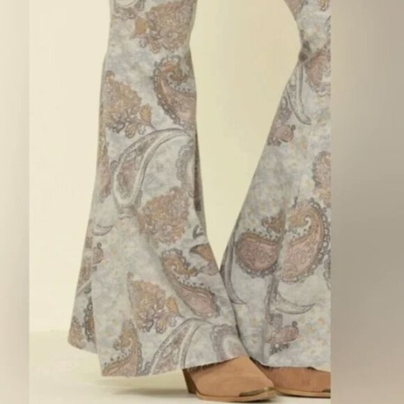 We The Free - Just Float On Flare Pants in Paisley Print Size 30 - Picture 15 of 15